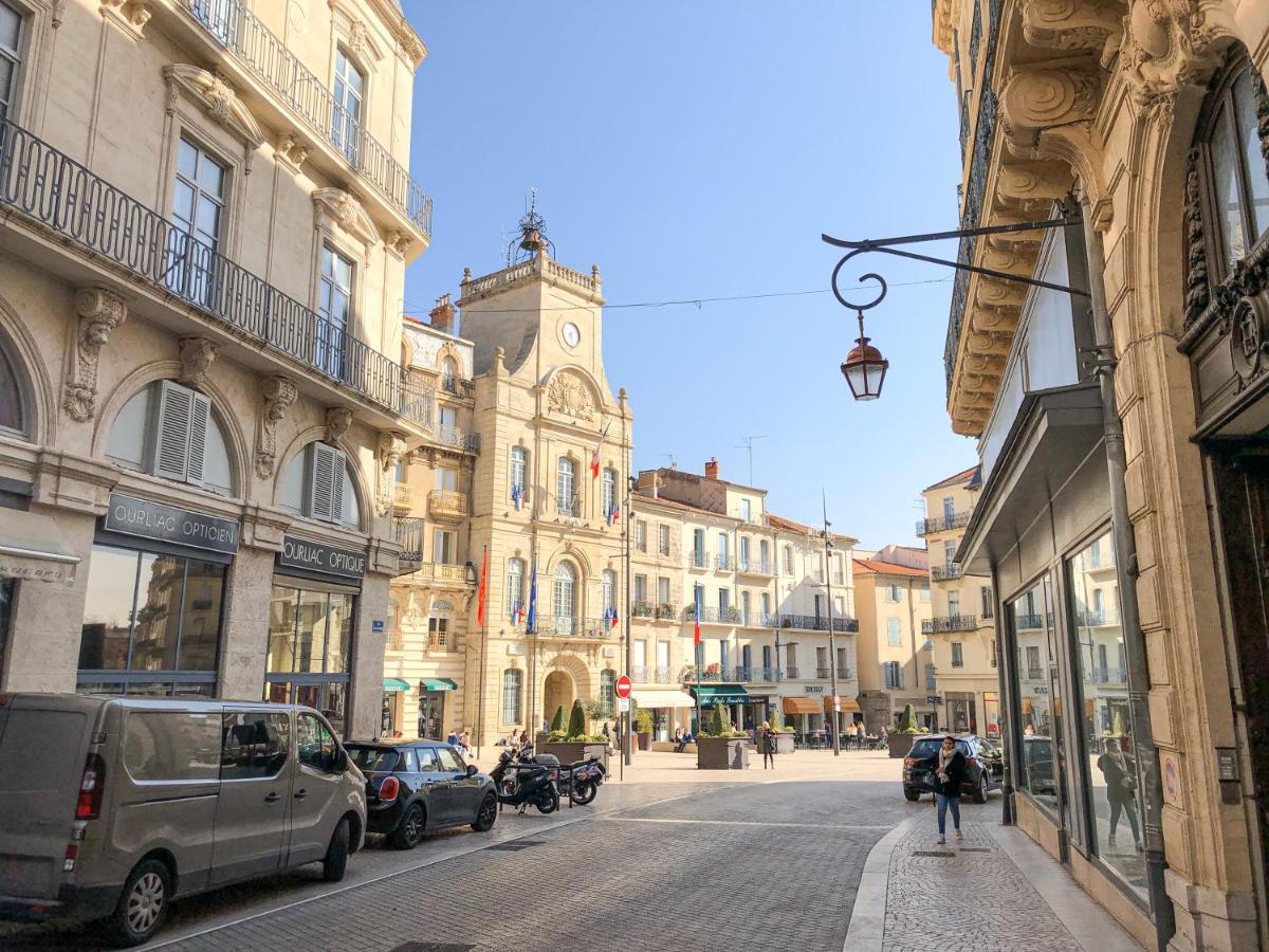 Place De La Mairie, Art Apparts بزييه المظهر الخارجي الصورة