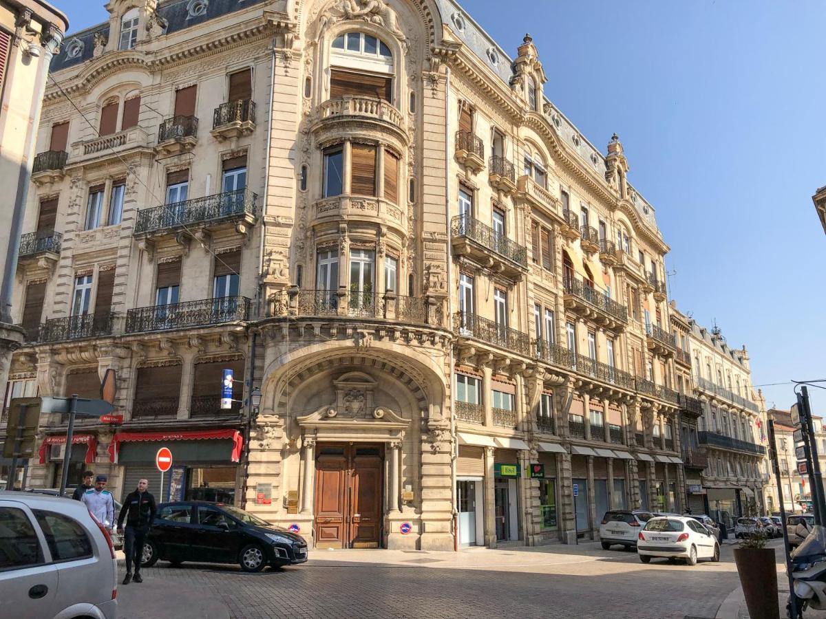 Place De La Mairie, Art Apparts بزييه المظهر الخارجي الصورة