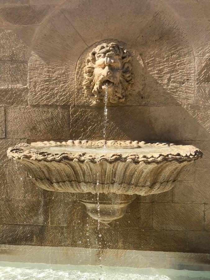Place De La Mairie, Art Apparts بزييه المظهر الخارجي الصورة